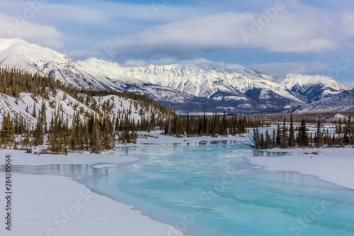 Winter along the North Saskatchewan River in Banff National Park, Alberta, Canada