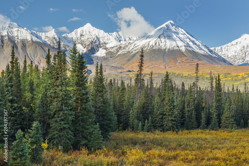 Canada, Yukon Territory, Kluane National Park. Landscape with St. Elias Range. Credit as: Don Paulson / Jaynes Gallery / DanitaDelimont.com