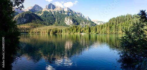 Il lago di Tovel nel Parco Naturale Adamello Brenta