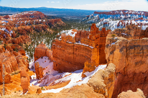 Hoodoos and Snow in Bryce Canyon