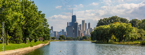 Panoramic view of Lincoln Park and the Chicago skyline.