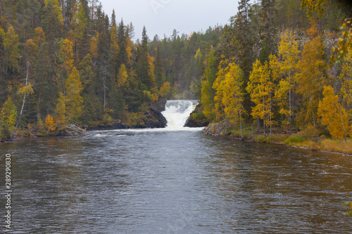 Cascada de Jyrävä, Parque Nacional de Oulanka, Finlandia