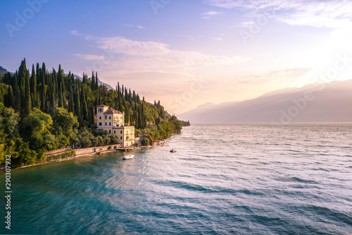 Historic wonderful villa on Garda Lake. Toscolano Maderno, Lombardy, Italia