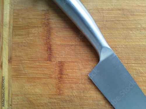 metalowy nóż szefa kuchni