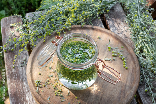 Preparation of homemade wormwood tincture