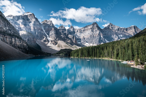 Piękny Morena jezioro w Banff parku narodowym, Alberta, Kanada