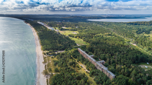 Prora – gigantyczny historyczny nazistowski ośrodek wypoczynkowy nad Bałtykiem na wyspie Rugia