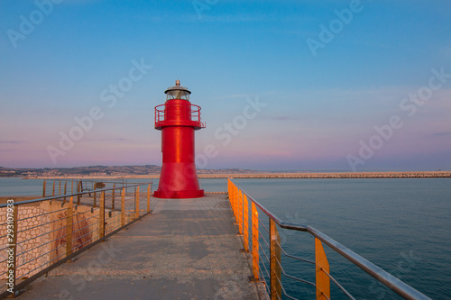 Alba alla Lanterna Rossa di Ancona