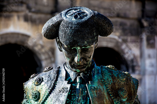 Estatua de torero en Nimes