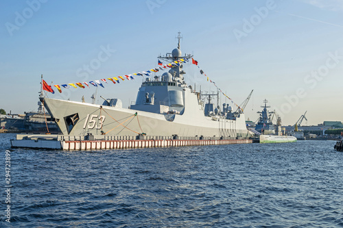  Chinese Navy guided-missile destroyer Xi’an (153) on the Neva River in Saint Petersburg, Russia