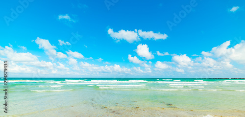 Turquoise water and blue sky in South Beach