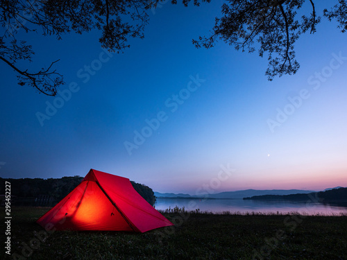 テント キャンプ 登山 夕焼け