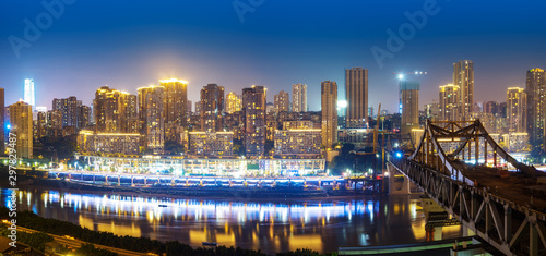 Panoramiczna sceneria miasta, piękny widok nocy Chongqing City w Chinach