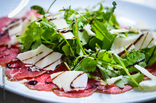 fresh carpaccio salad with wine vinegar