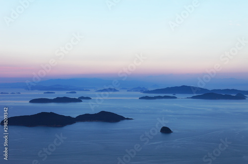霞む瀬戸内海の島々 / 銭坪山からの夕映え