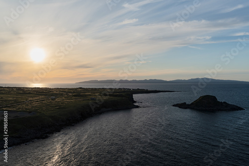 北海道利尻島 展望台から見る利尻島と礼文島の夕日の景色