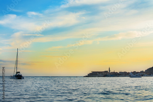 zachód słońca nad morzem Adriatyckim, Budva, Czarnogóra