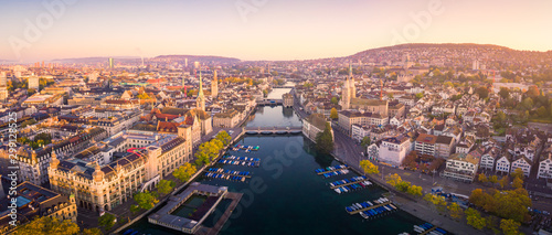 Widok z lotu ptaka Zurich i Rzeczny Limmat, Szwajcaria