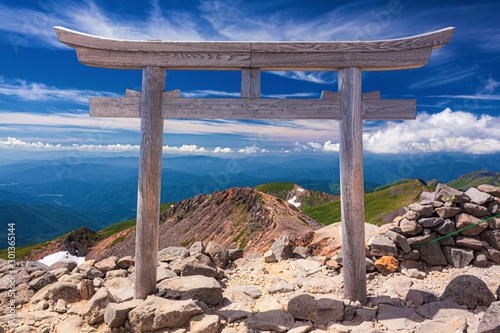 岐阜県・高山市 夏の乗鞍岳山頂の風景