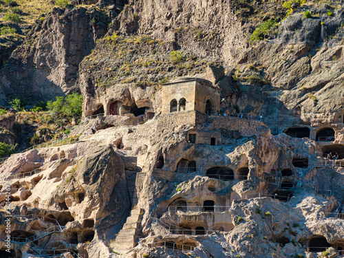 Vardzia, Wardsia ist eine Höhlenstadt westlich der Stadt Achalkalaki in der Munizipalität Aspindsa, in der Region Samzche-Dschawachetien im Süden Georgiens,