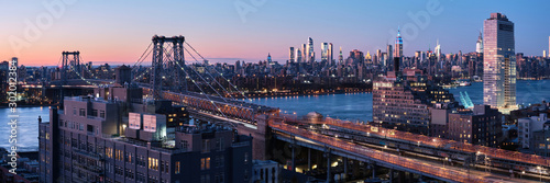 Williamsburg bridge and Midtown Manhattan skyline.