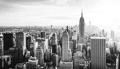 New York City Skyline in schwarz weiß