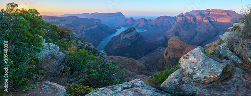 trzy rondavels i kanion rzeki blyde o zachodzie słońca, afryka południowa