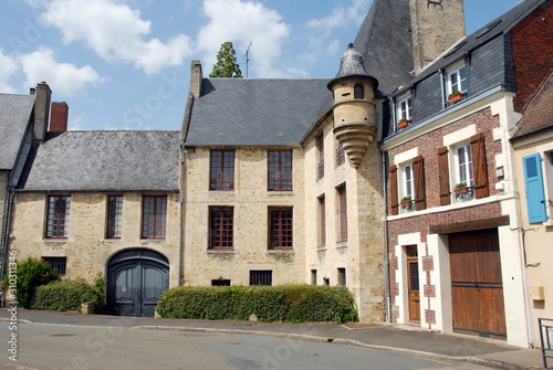 Ville d'Argentan, maison de style en centre ville, tourelle, département de l'Orne, France