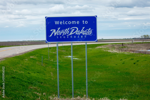 4/29/2019 N DAKOTA, USA - Welcome to North Dakota state road sign