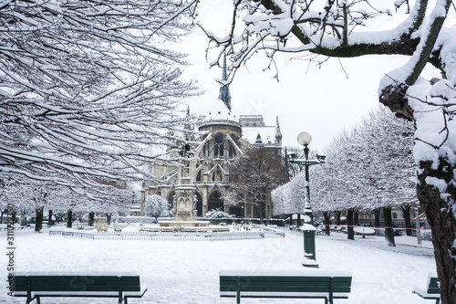 Notre Dame de Paris under the Snow