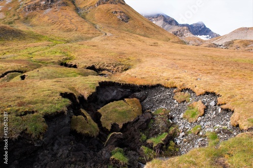 Folge der Erderwärmung - Durch das Auftauen des Dauerfrostbodens in der Tundra werden riesige Mengen des klimaschädlichen Methans freigesetzt