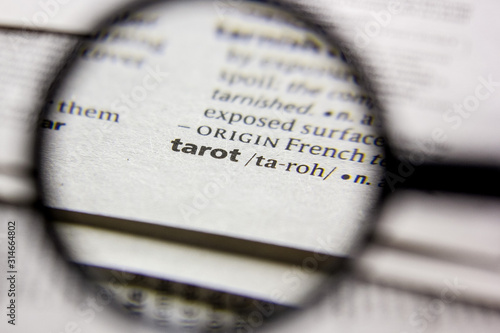 Word or phrase Tarot in a dictionary.