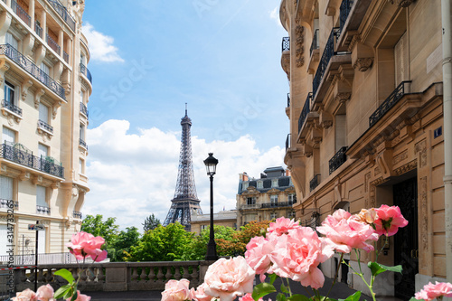 eiffel tour and Paris street