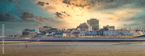 Ankunft auf Norderney mit der Fähre, Skyline Panorama Abendlich Sonnenuntergang