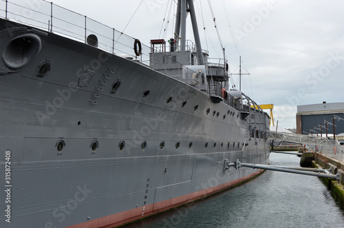 photo HMS Caroline Belfast old first world war battleship