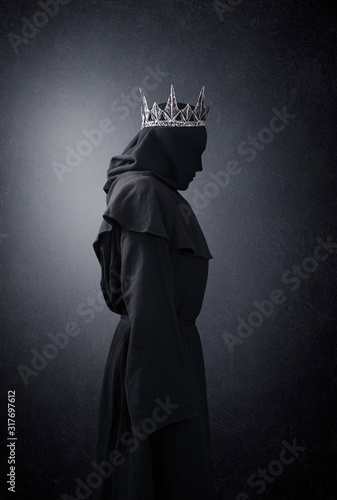 Ghost of a queen or king in the dark