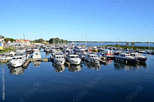 Marina w giżyckim porcie, Mazury, Polska