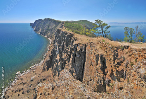 Jezioro Bajkał - skała szamanka, Rosja