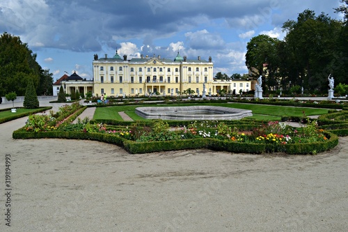 Widok na pałac Branickich z ogrodu, Białystok, Polska