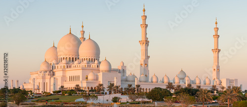 Panorama of Sheikh Zayed Grand Mosque in Abu Dhabi, UAE