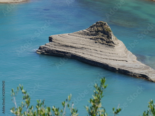 piękny przylądek Cape Drastis .atrakcja greckiej wyspy Korfu.