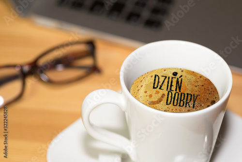 Eine Tasse Kaffee und Guten Tag auf Polnisch Dzien Dobry