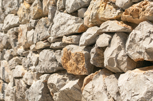 muros de piedra caliza en silleria