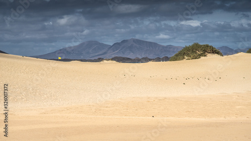Piasek na plaży Corralejo na fuertaventura