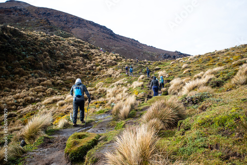 Senderismo, montañismo, trekking, deporte en montaña. Colombia Volcan Purace