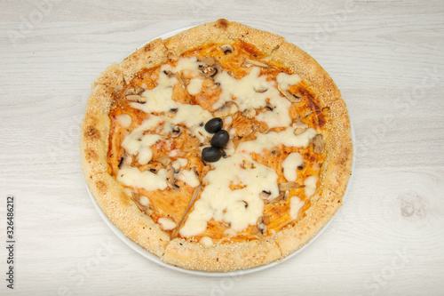 Pizza Prosciutto e Funghi