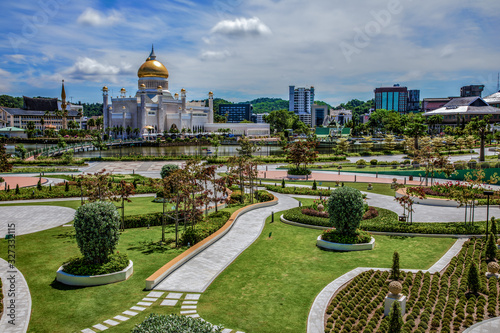 Sultan Omar Ali Saifuddin Mosque - Bandar Seri Begawan - Brunei
