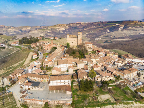 Serralunga d'Alba, Langhe, Piemonte, Italia. aerial view