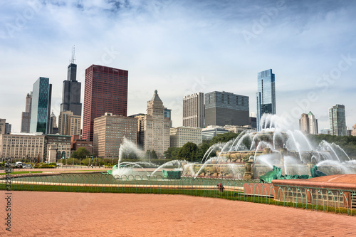 Chicago Illinois skyline and the Buckingham Fountain
