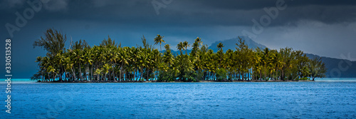 Bezludna wyspa w atolu Raiatea